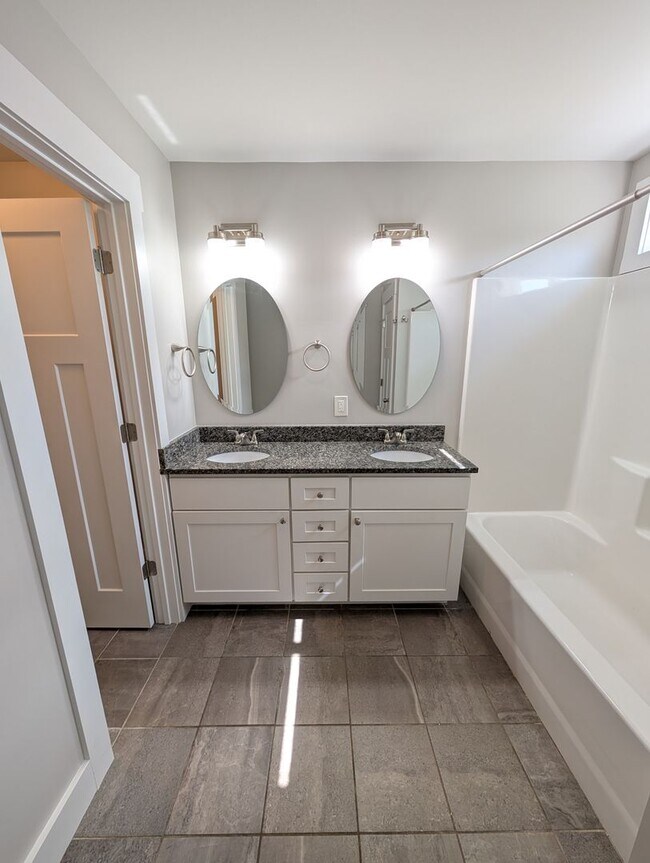 Building Photo - Asheville Rental-Oakley Area