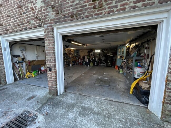 Building Photo - 2 Pell Terrace