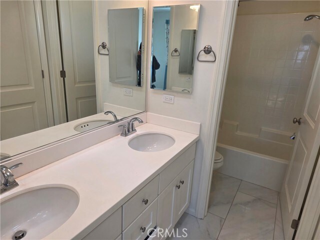 Building Photo - 116 Firefly