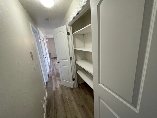 Building Photo - 250 N 360 W