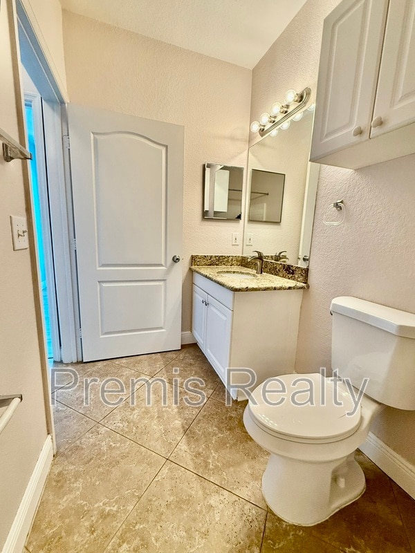 Building Photo - 2738 Via Tivoli