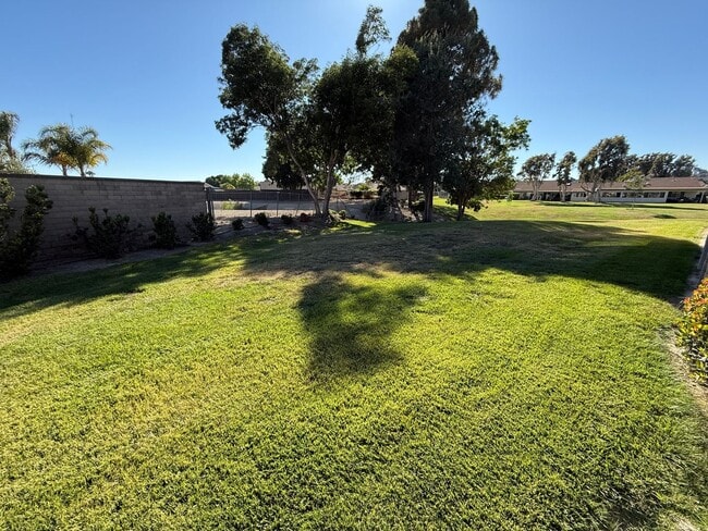 Building Photo - Beautiful Capri Home in Leisure Village