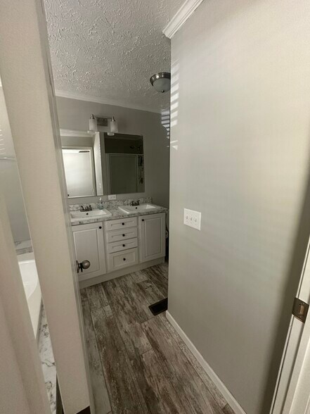 Building Photo - 75 McFayden Dr