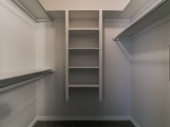 Building Photo - 205 N Rockypoint Dr