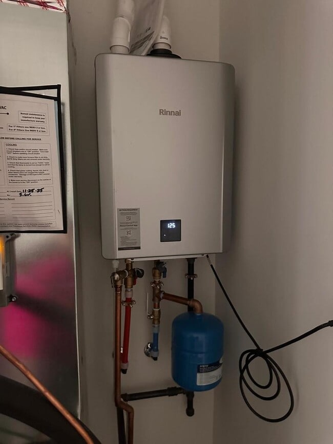 Building Photo - 2270 Barbera Dr