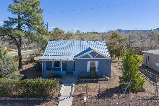Building Photo - 2 Bedroom 1 Bath Single Family Home in Prescott