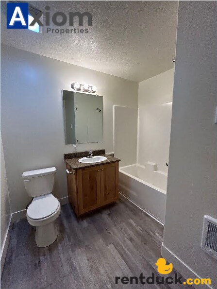 Building Photo - 1942 Brock-3