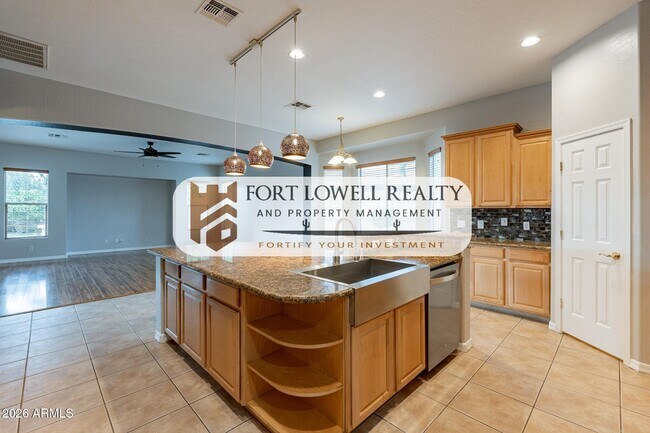 Building Photo - 13354 W San Miguel Ave