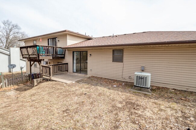 Building Photo - 1609-1611-1611 Handley Pl