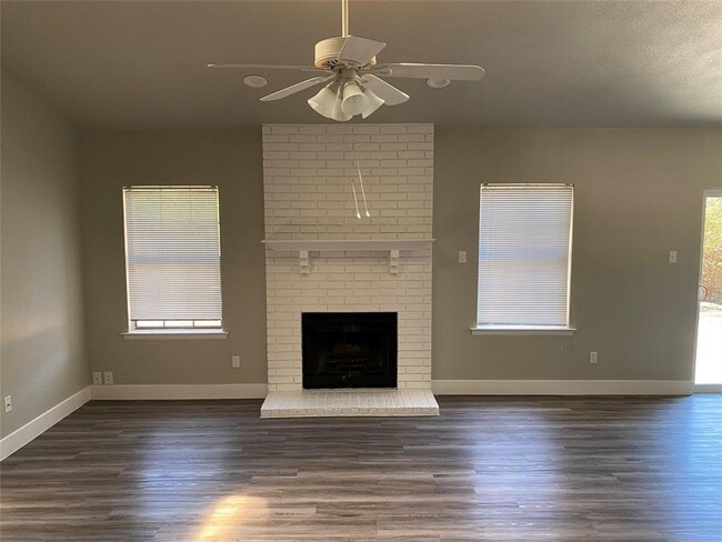 Building Photo - 1702 Dublin Dr