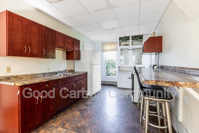 Primary Photo - 324 Temple St