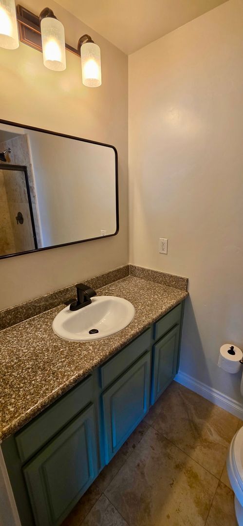 Building Photo - North Park 2bed/2bath with parking