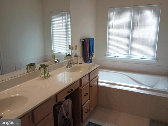 Building Photo - 42133 Fremont Preserve Square