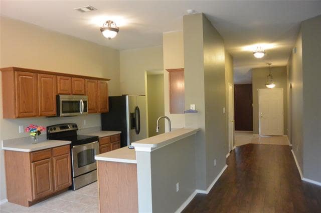 Building Photo - 9805 Coolidge Dr