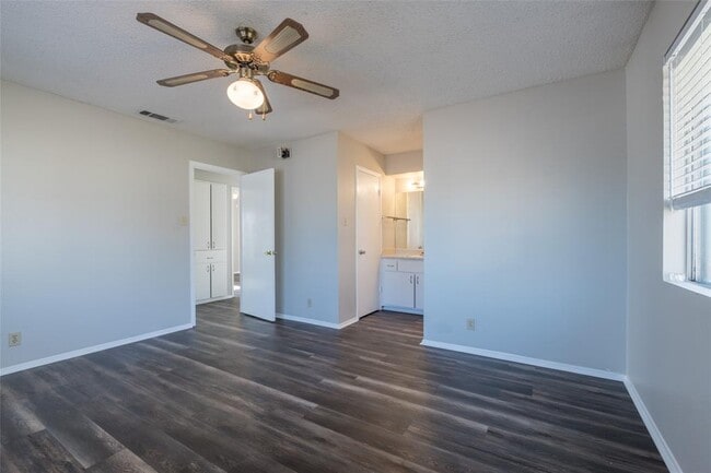 Building Photo - 601 Osage Dr