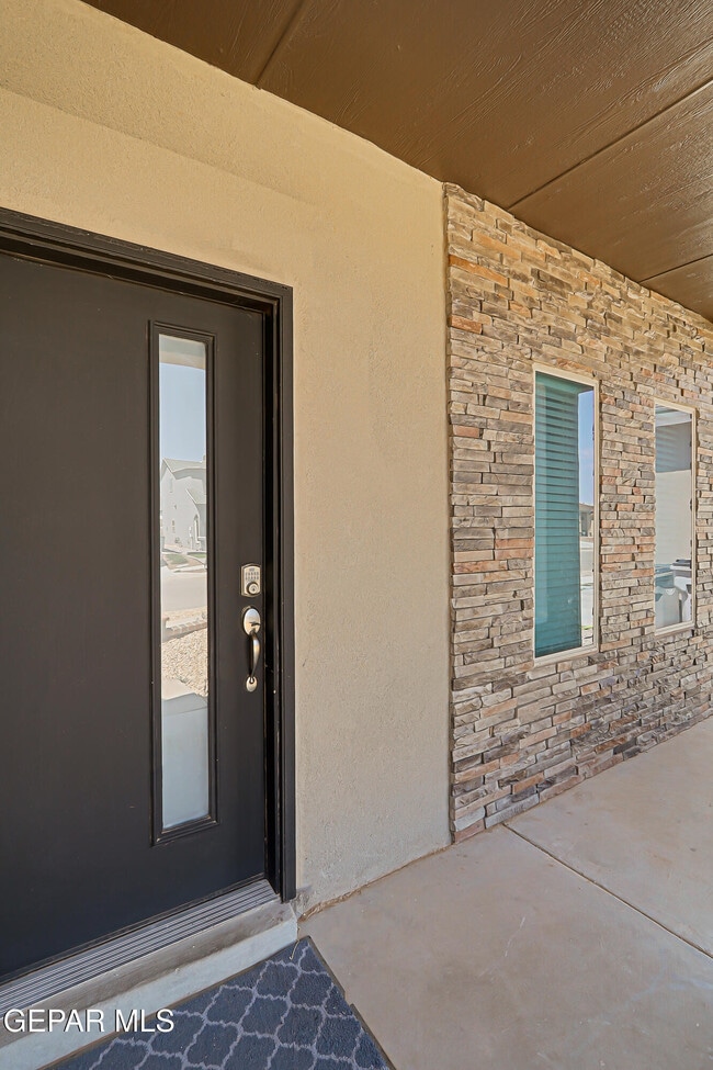 Building Photo - 14928 Jack White Ave