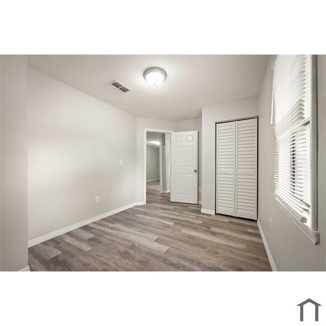 Building Photo - 5195 Cypress Crest Ln