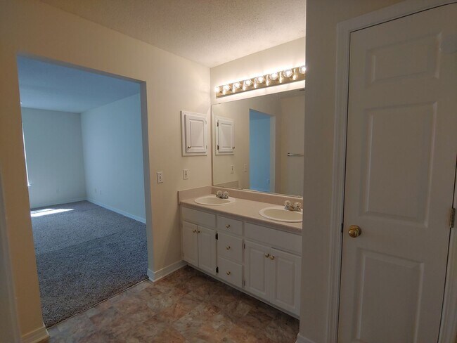 Building Photo - 4021 Embers Landing