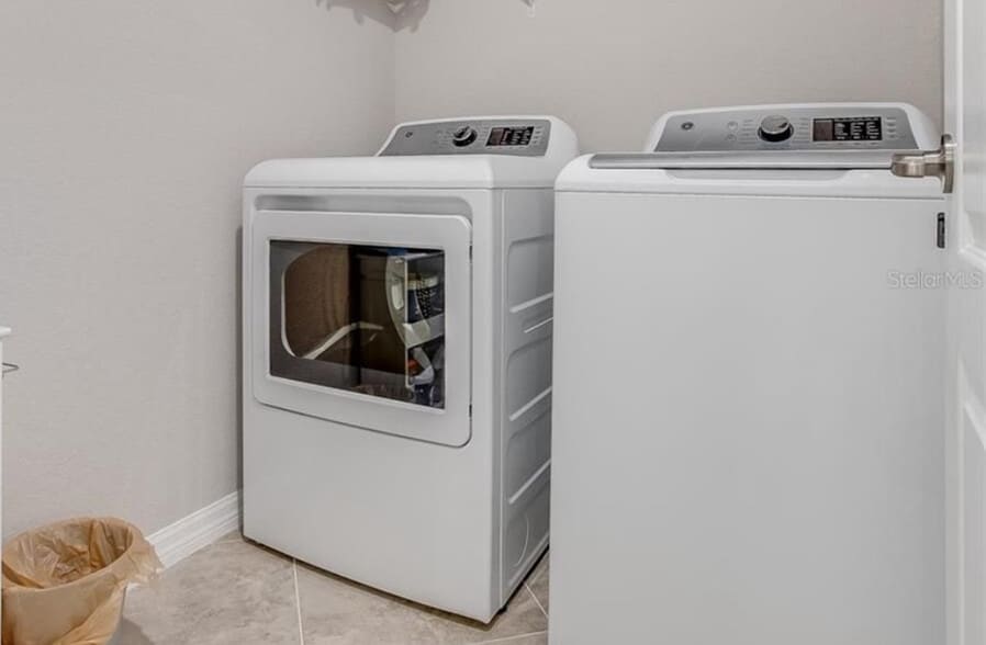 Building Photo - 14209 Florida Rosemary Dr