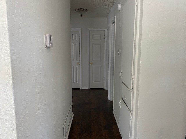 Building Photo - 1005 Dryden Ave