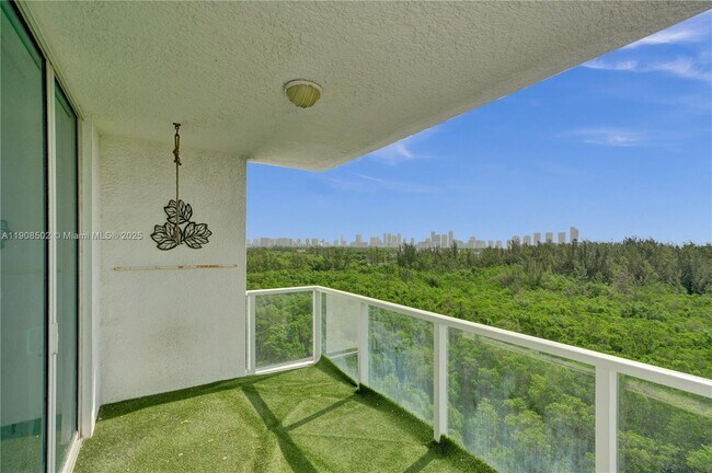 Building Photo - 14951 Royal Oaks Ln