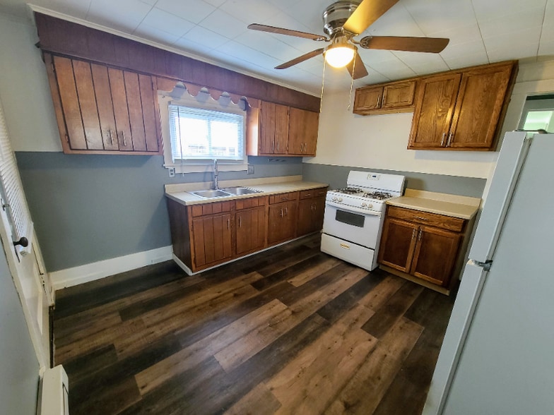 Building Photo - 12 Front St