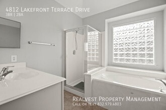 Building Photo - 4812 Lakefront Terrace Dr