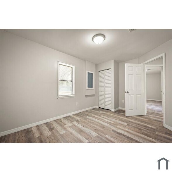 Building Photo - 5195 Cypress Crest Ln