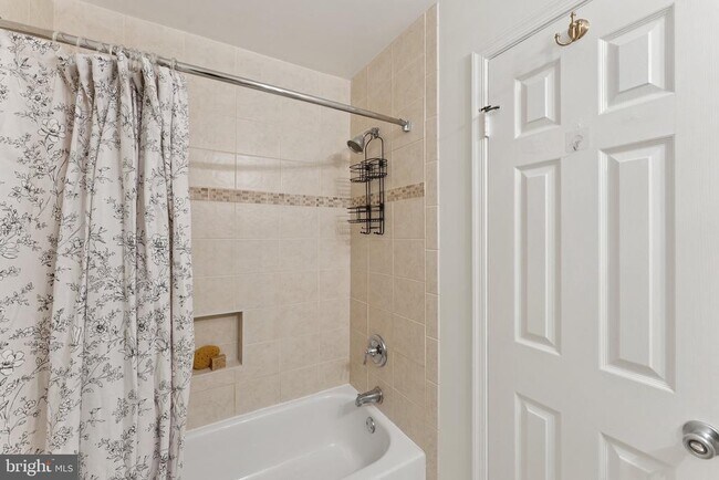 Building Photo - 6316 Chimney Wood Ct