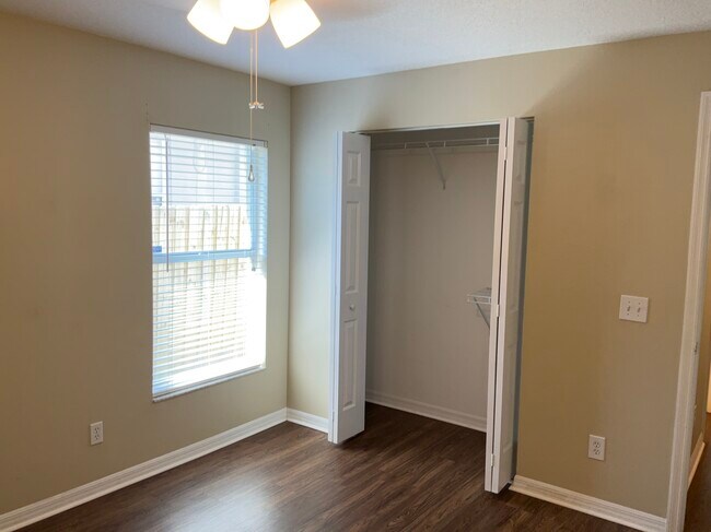 Building Photo - 27512 Sky Lake Cir