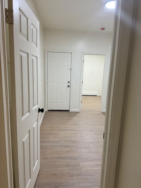 Building Photo - 587 Grove St