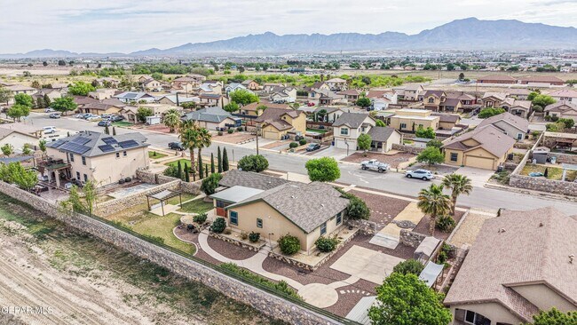 Building Photo - 6289 Cosecha Luna Cir