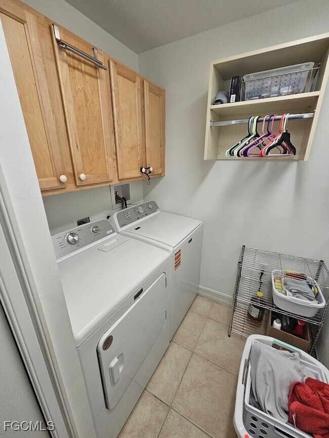 Building Photo - 10720 Ravenna Way