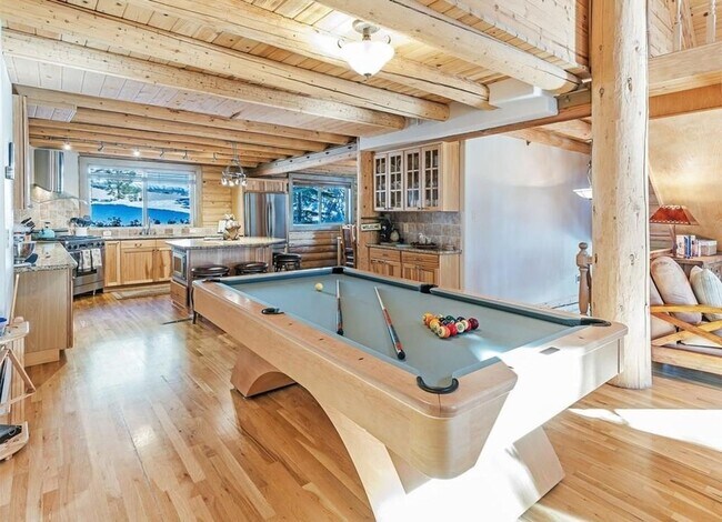 Building Photo - Charming Mountain Home