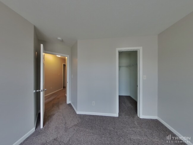 Building Photo - 639 Geronimo Dr