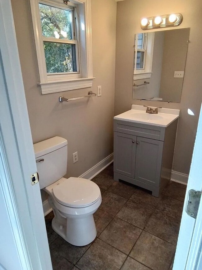 Building Photo - JP - Pierce