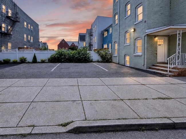 Building Photo - 352 Avenue C