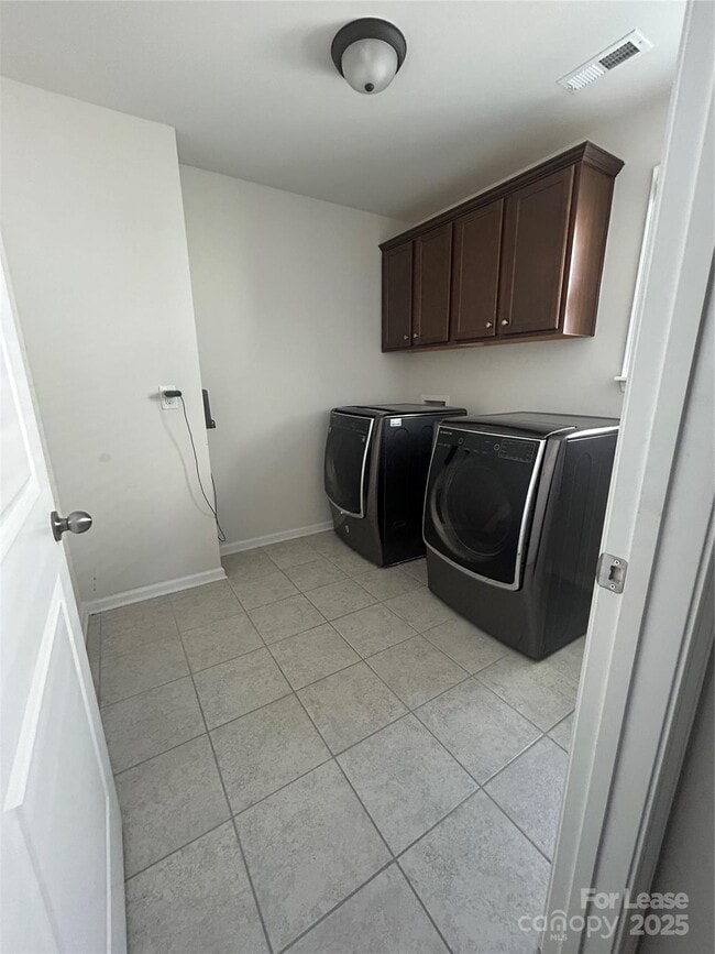 Building Photo - 3135 Cheyney Park Dr