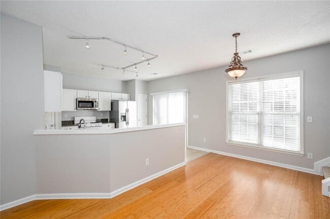 Building Photo - 380 Wittenridge Ct