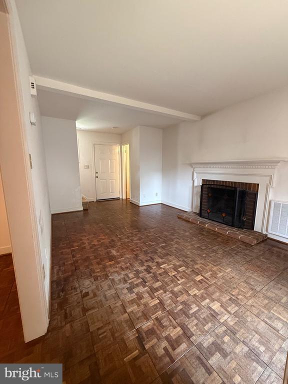 Building Photo - 1446 Kenmore Ave