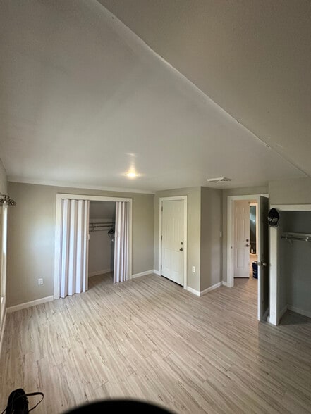 Building Photo - 100 Abbe Ave