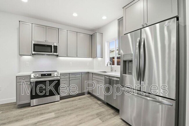 Building Photo - 6174 Dorothy Dr