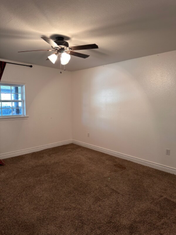 Building Photo - 928 Eventide Dr