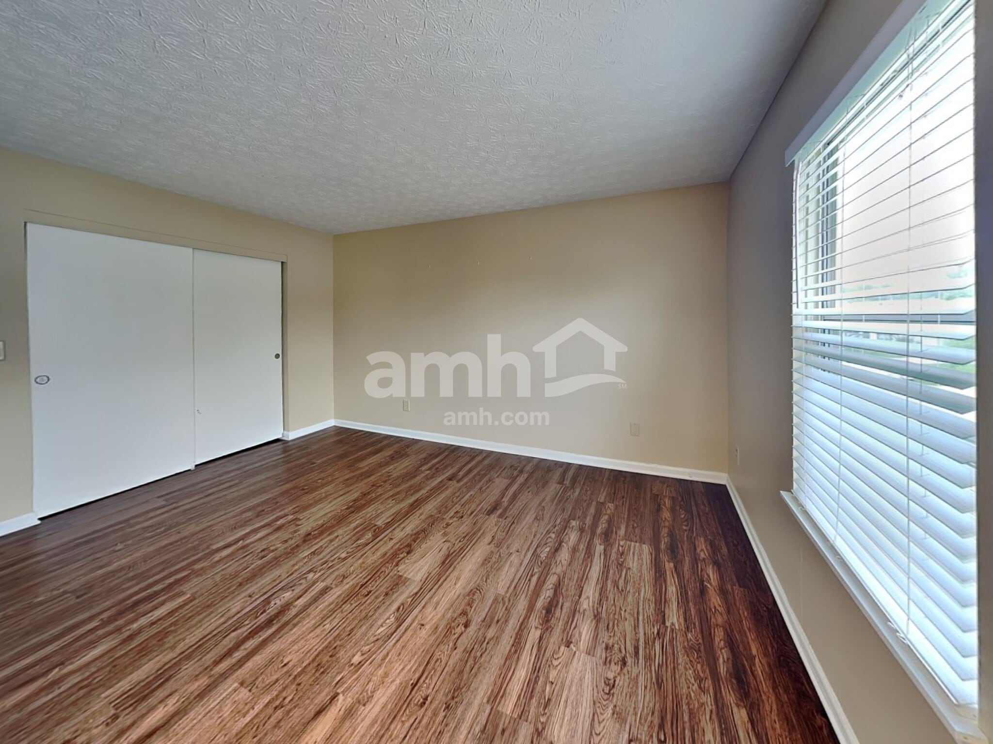 Building Photo - 3559 High Creek Dr