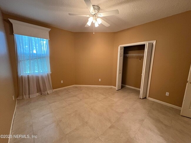 Building Photo - 585 Golden Links Dr