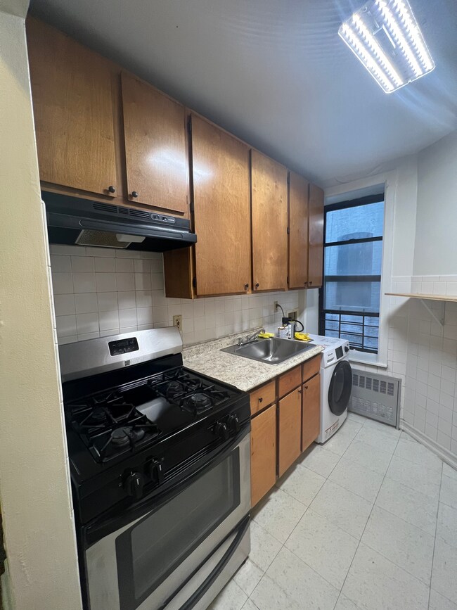 Washer-Dryer Unit - 525 W 151st St