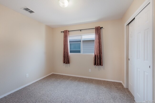 Building Photo - 9214 Pacific Maple