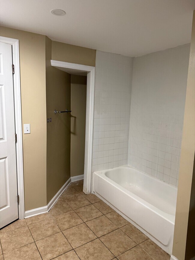 Building Photo - 3316 Cocoa Dr