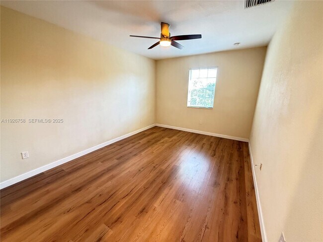 Building Photo - 9516 SW 167th Ave