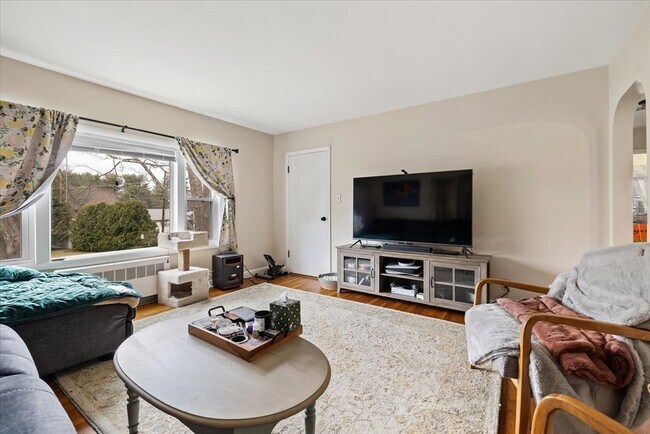 Building Photo - 7 Holbrook Rd